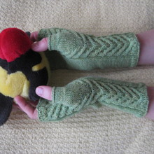 Staghorn_fingerless_gloves_-_thumbs1