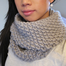 Free-knitting-pattern-infinity-scarf