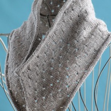 Simple_eyelet_cowl_cover_small