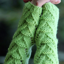 Lizard_people_fingerless_gloves_cover_small