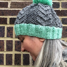 Bird_tracks_beanie_free_knitting_pattern_in_4_sizes_by_underground_crafter_on_marie_1_medium2